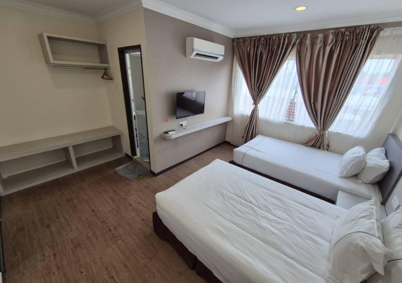 Angsoka Hotel Teluk Intan Exterior foto